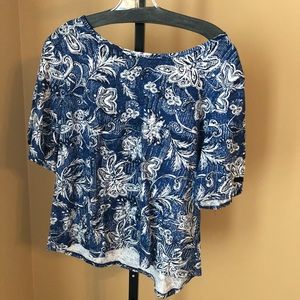 Chicos Size 2 Navy and White Print SS Tee